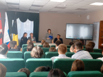 Активисты «Единой России» провели профилактическую беседу со школьниками