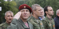 Участник Ассоциации ветеранов СВО почтил память погибших солдат на Поклонной горе - Regions.Ru
